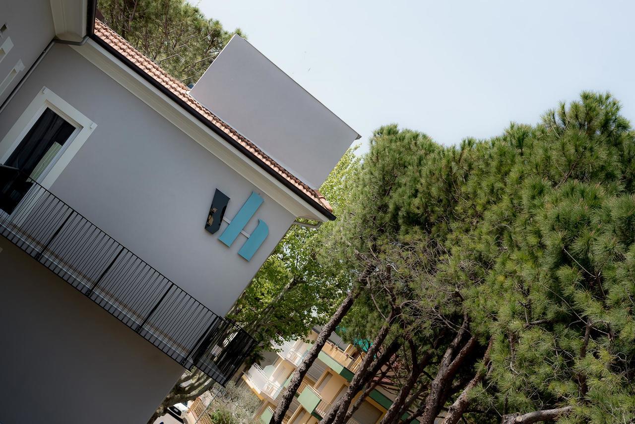 Hotel Vagabond Riccione Exterior foto